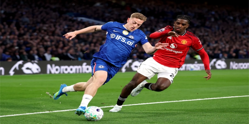 Ayden Heaven Man Utd trung vệ trẻ xuất sắc nhất trận Chelsea 2026