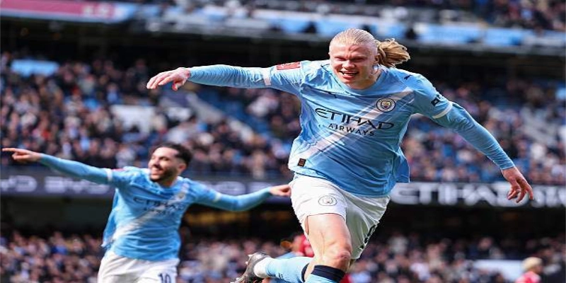 Erling Haaland ăn mừng bàn thắng quyết định phút 65 Arsenal Man City