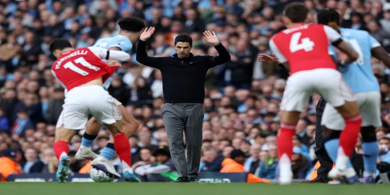 Mikel Arteta Arsenal thất bại Man City tháng 4 Premier League 25/26